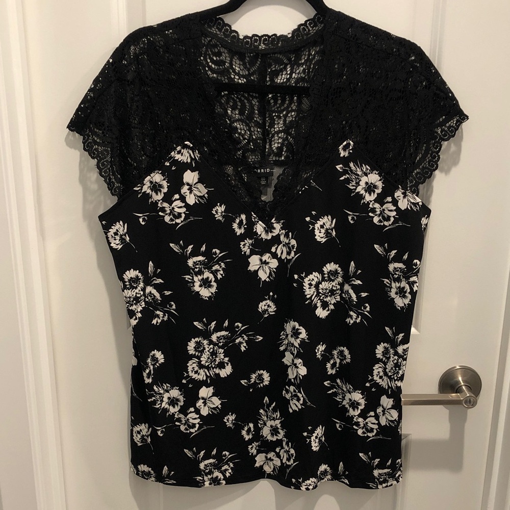 torrid Black & White Floral Lace V-Neck Blouse